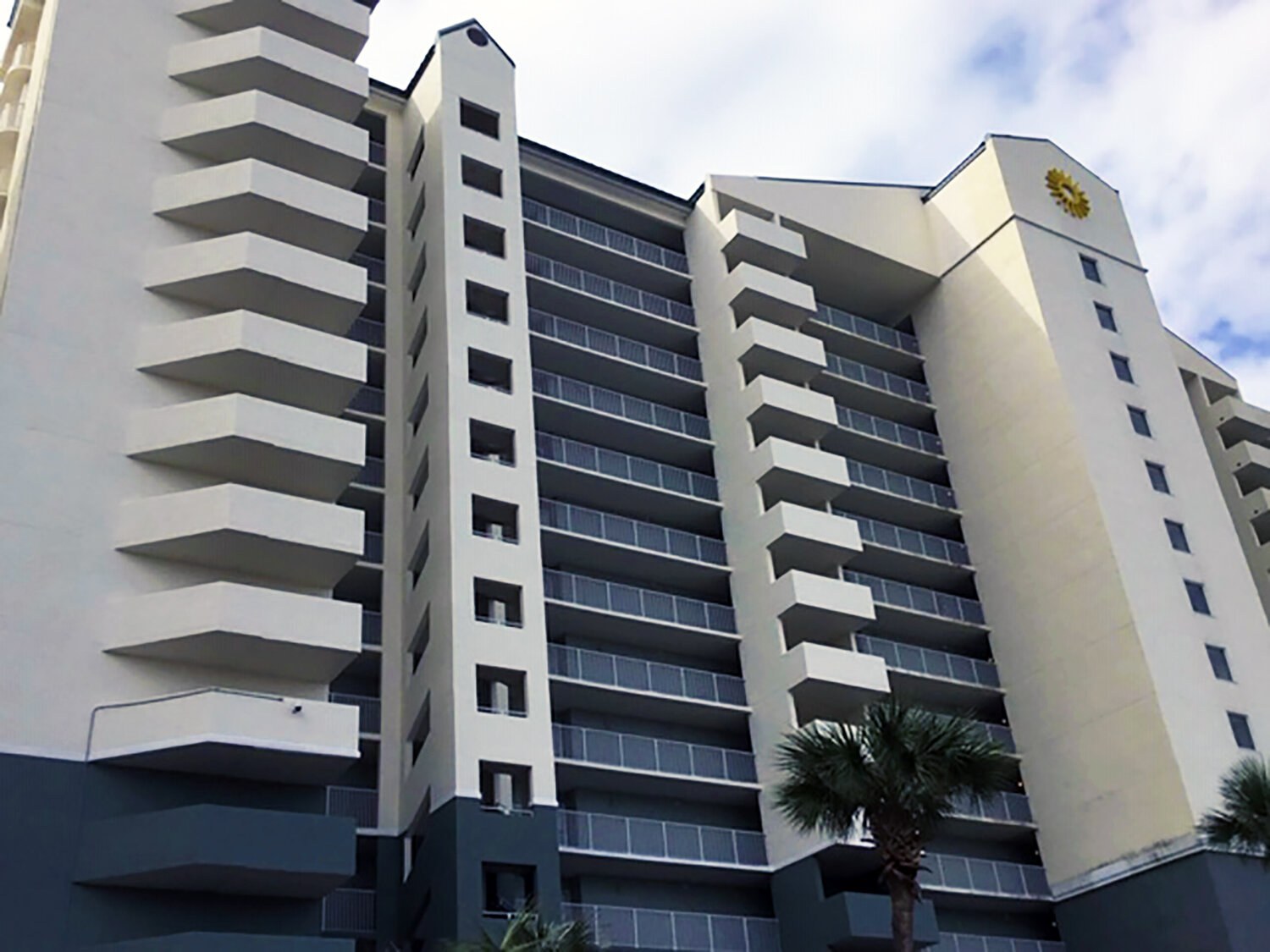 High-rise plastering project